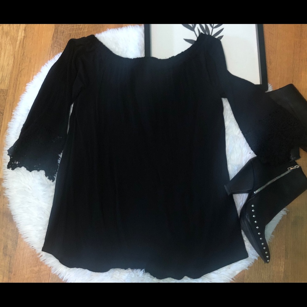 Chelsea & Theodore off shoulder Gauze Top Small